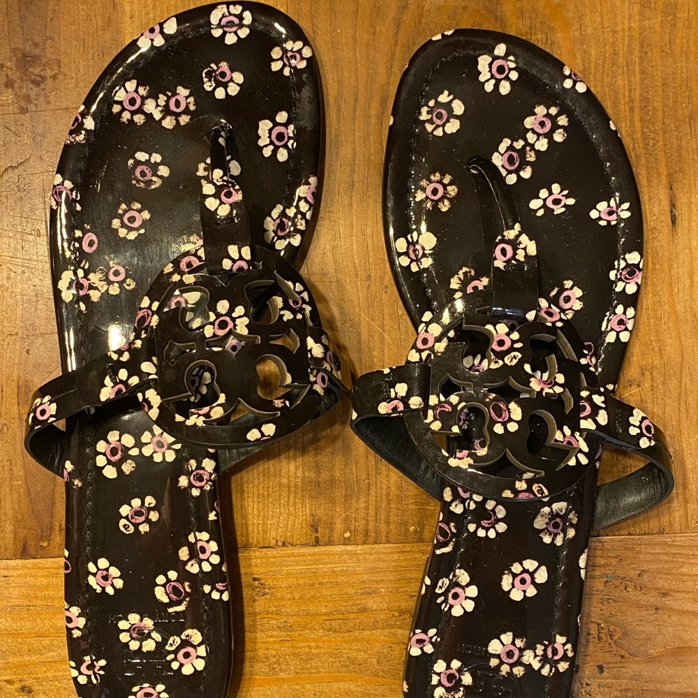 Tori Burch sandals size 11, patent flat floral